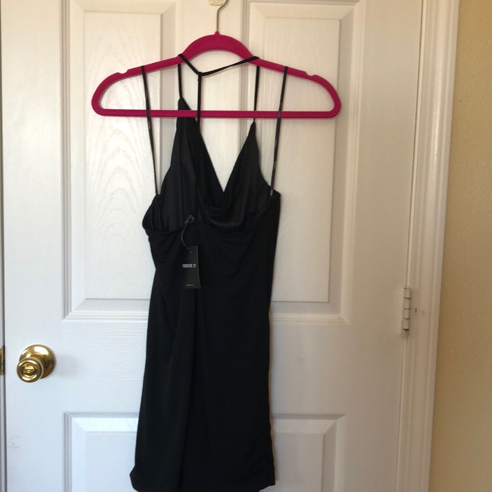 🌸 F21 Black Dress with Cute Back🌸
